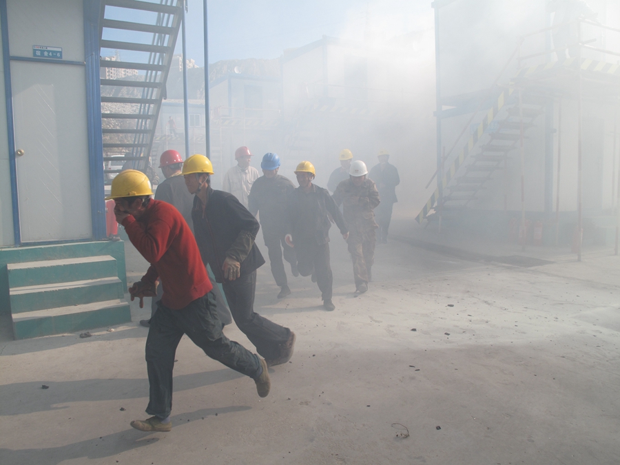 高新区安监站组织开展建筑施工现场火灾消防演